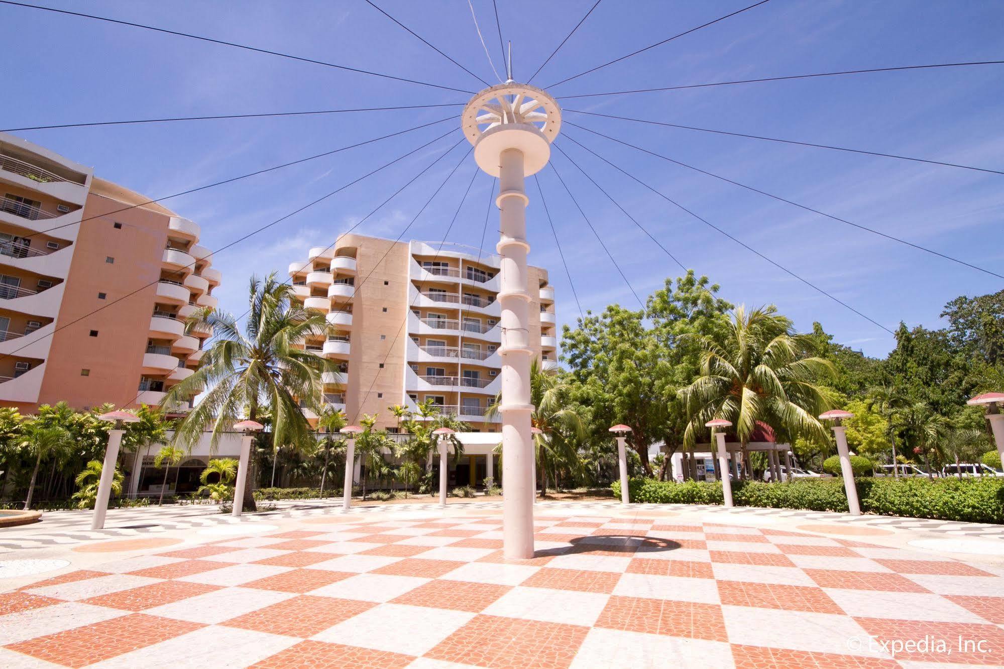 EGI Resort y hotel Isla de Mactán Exterior foto